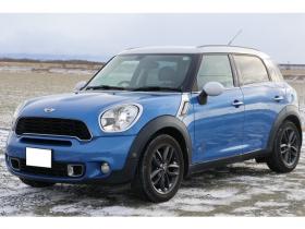 ミニ　クロスオーバー クーパーS オール4　検R8/8　4WD　レザーシート　純正アルミ　自社　ローンカノウ 正規輸入車 1600