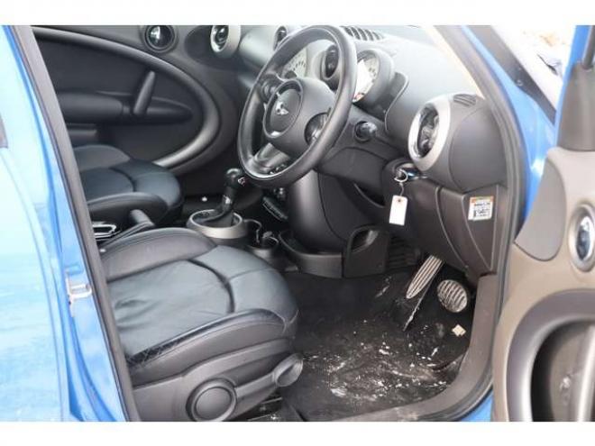 ミニクロスオーバー クーパーS オール4　検R8/8　4WD　レザーシート　純正アルミ　自社　ローンカノウ 正規輸入車 1600