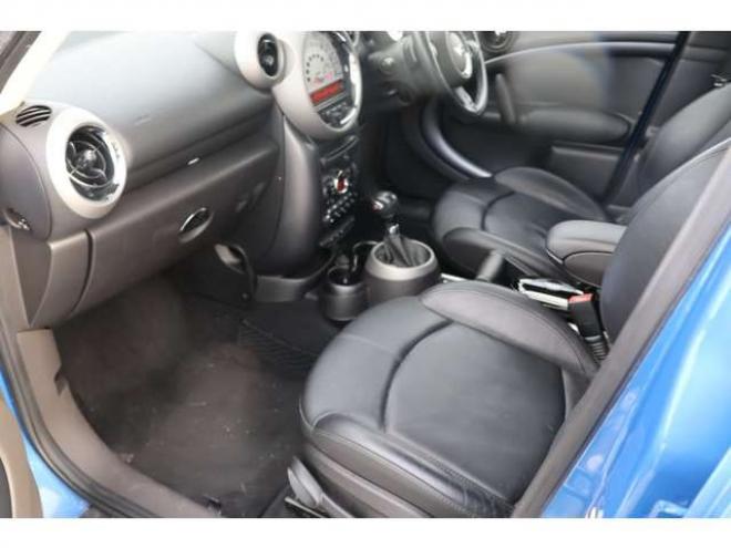 ミニクロスオーバー クーパーS オール4　検R8/8　4WD　レザーシート　純正アルミ　自社　ローンカノウ 正規輸入車 1600