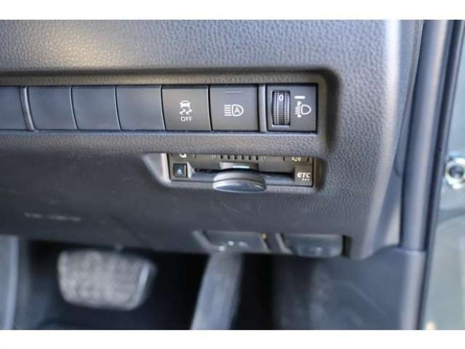 ハリアー2.0 S 4WD　検R9/7　本州仕入　バックカメラ　トヨタセーフティセンス 2000