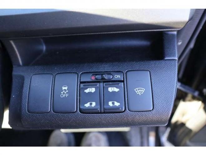 ステップワゴン2.0 スパーダ Z クールスピリット 4WD　検2年　両側電動スライドドア　バックモニター　パドルシフト　ETC　 自社　ローンカノウ 2000