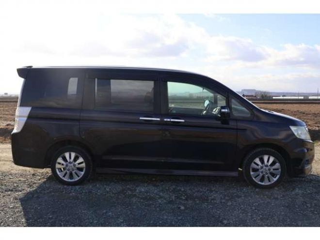 ステップワゴン2.0 スパーダ Z クールスピリット 4WD　検2年　両側電動スライドドア　バックモニター　パドルシフト　ETC　 自社　ローンカノウ 2000