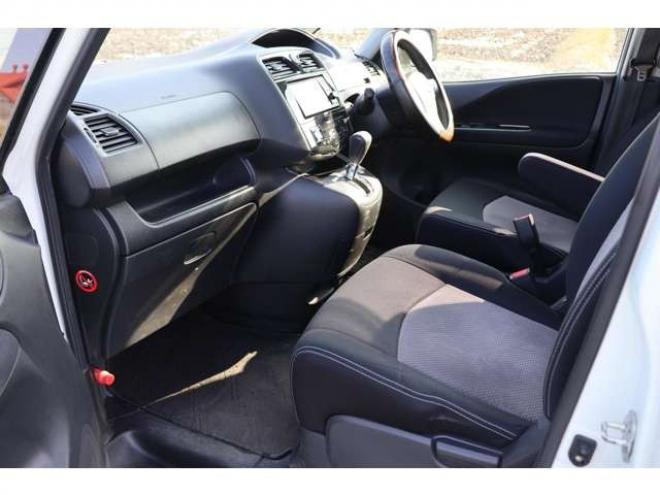 セレナ2.0 ライダー ブラックライン 4WD　検R8/2　自社　ローンカノウ　両電スラ 2000