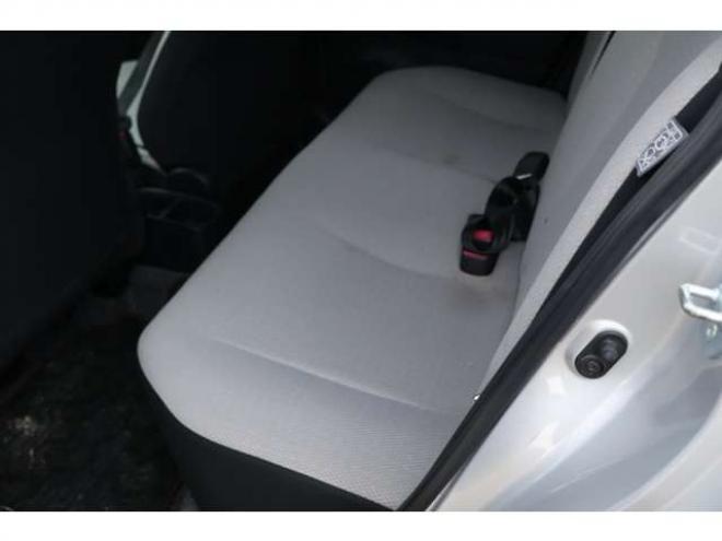 ヴィッツ1.3 F 4WD　検2年　自社　ローンカノウ 1300