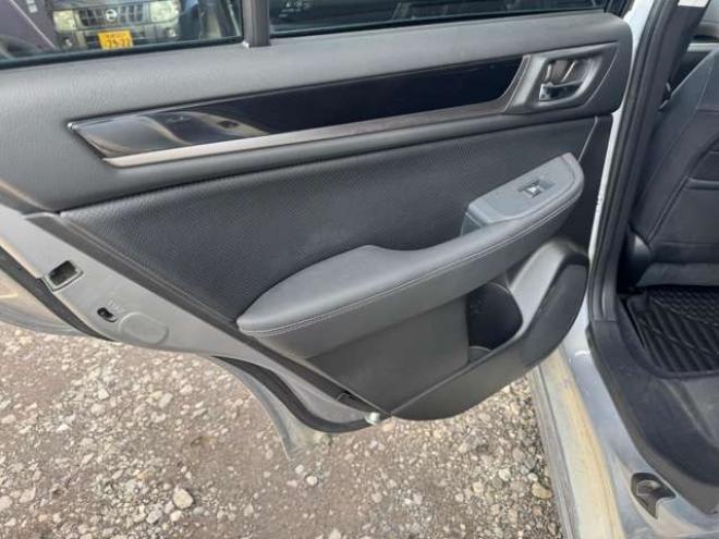 レガシィB4 2.5 リミテッド 4WD　ナビ　TV　Bカメラ　Bluetooth 2500