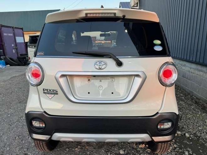 ピクシスジョイC 660 X 4WD　ナビ　TV　Bカメラ　Bluetooth　1年保証　12ヵ月点検済　下廻り防錆塗装済 660