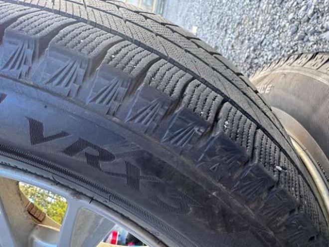 インプレッサスポーツ 1.6 i-L 4WD　ワンオーナー　夏冬タイヤ　ナビ　TV　アイドリングストップ 1600