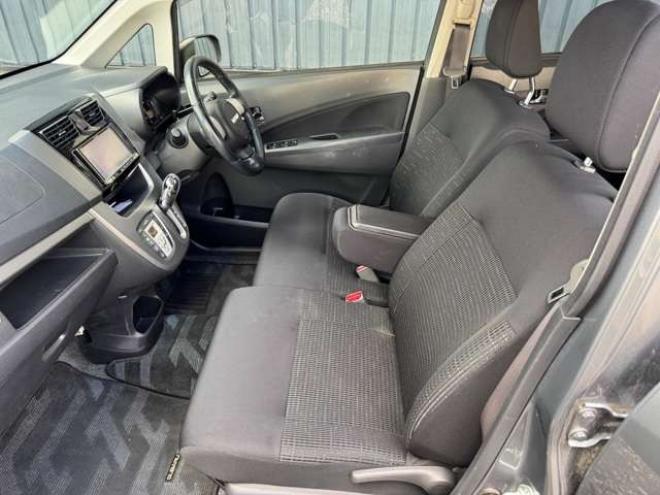 ステラカスタムRS 4WD　ナビ　TV　Bluetooth　HID 660