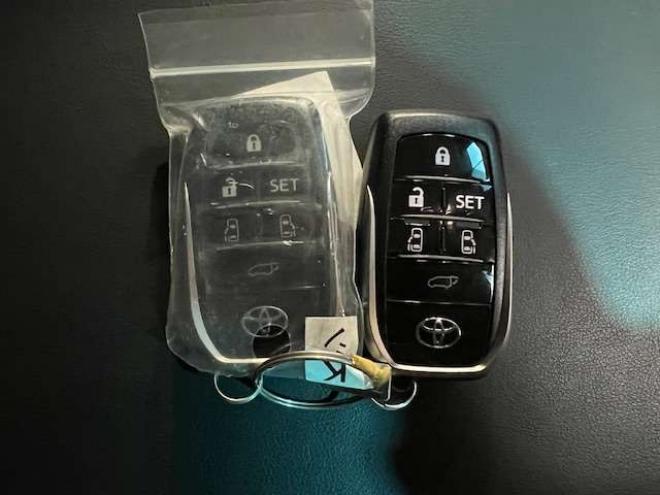 アルファードハイブリッド 2.5 SR Cパッケージ E-Four 4WD　3眼LED・純正ナビ・リアモニター・パワーバックドア・夏冬タイヤ付・1500W給電・ベンチレーターシート・パワーシート・アダプティブクルーズコントロール・ステアリングヒーター・検令和9年6月・本州仕入車両 2500