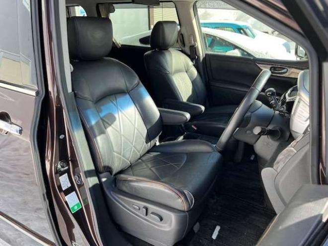 エルグランド2.5 250ハイウェイスター プレミアム 4WD　両側Pスラ・新規車検整備付・本州仕入車 2500