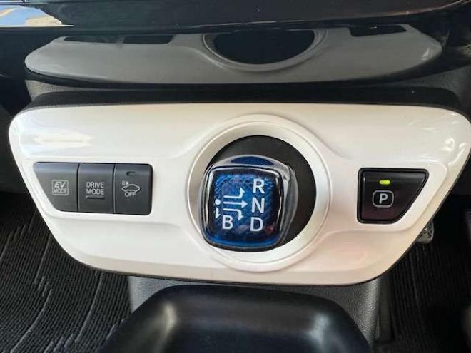 プリウス1.8 S ツーリングセレクション E-Four 4WD　フルエアロ・純正9インチナビ・Sセンス 1800