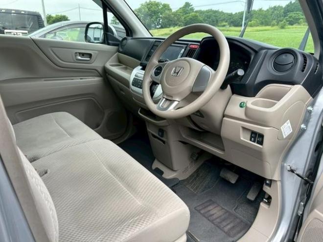 N-WGNＧ　ドライブレコーダー　バックカメラ　ナビ　スマートキー　アイドリングストップ　電動格納ミラー　ベンチシート　ＣＶＴ　Ｂｌｕｅｔｏｏｔｈ　エアコン　パワーステアリング　パワーウィンドウ 4WD 660 5Dr