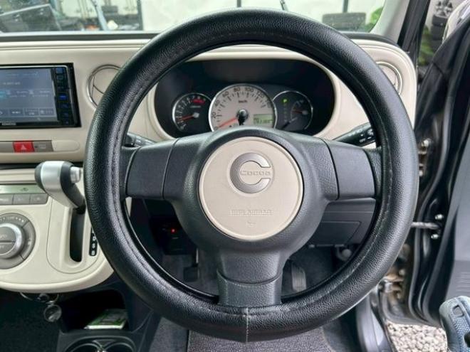 ミラココア　ドライブレコーダー　ＥＴＣ　バックカメラ　ナビ　スマートキー　アイドリングストップ　ベンチシート　ＣＶＴ　ＡＢＳ　アルミホイール　エアコン　パワーステアリング　パワーウィンドウ 4WD 660 5Dr