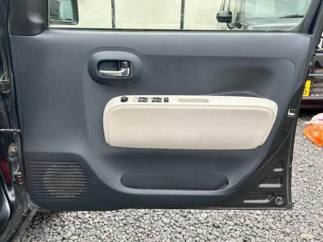 ミラココア　ドライブレコーダー　ＥＴＣ　バックカメラ　ナビ　スマートキー　アイドリングストップ　ベンチシート　ＣＶＴ　ＡＢＳ　アルミホイール　エアコン　パワーステアリング　パワーウィンドウ 4WD 660 5Dr