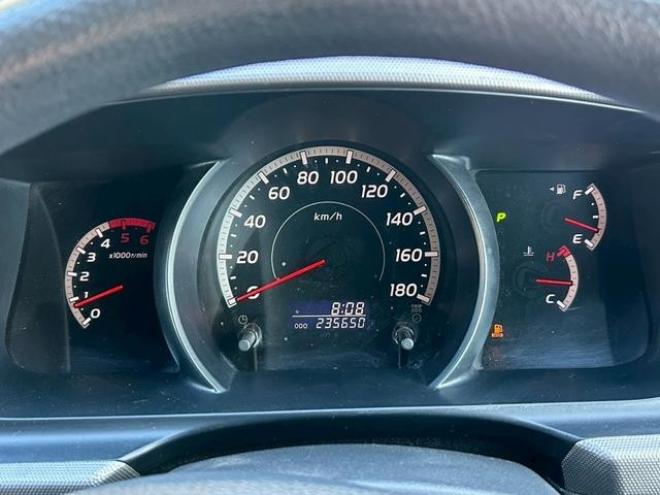 ハイエースバン　４ＷＤ　バックカメラ　ナビ　ＴＶ　衝突被害軽減システム　両側スライドドア　オートライト　電動格納ミラー　ＡＴ　ＣＤ　ＵＳＢ　エアコン　パワーウィンドウ　運転席エアバッグ 4WD 2500(D) 5Dr