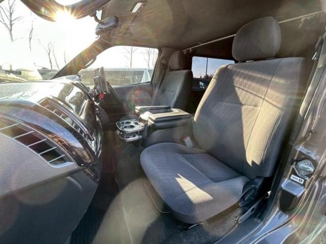 ハイエースバン　４ＷＤ　ＥＴＣ　バックカメラ　ナビ　両側スライドドア　ＡＴ　Ｂｌｕｅｔｏｏｔｈ　エアコン　パワーウィンドウ　運転席エアバッグ 4WD 2500(D) 5Dr