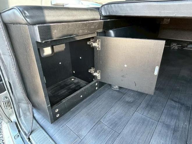 ハイエースバン　４ＷＤ　ＥＴＣ　バックカメラ　ナビ　両側スライドドア　ＡＴ　Ｂｌｕｅｔｏｏｔｈ　エアコン　パワーウィンドウ　運転席エアバッグ 4WD 2500(D) 5Dr