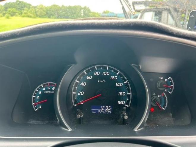 ハイエースバン　スーパーＧＬ　ＥＴＣ　バックカメラ　ナビ　両側スライドドア　ＡＴ　アルミホイール　エアコン　パワーウィンドウ　運転席エアバッグ 4WD 3000(D) 5Dr