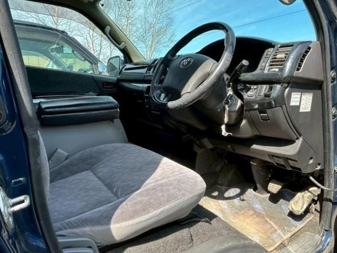 ハイエースバンスーパーＧＬ　ＥＴＣ　バックカメラ　ナビ　ＴＶ　両側スライドドア　ＡＴ　アルミホイール　エアコン　パワーウィンドウ　運転席エアバッグ 4WD 2500(D) 5Dr