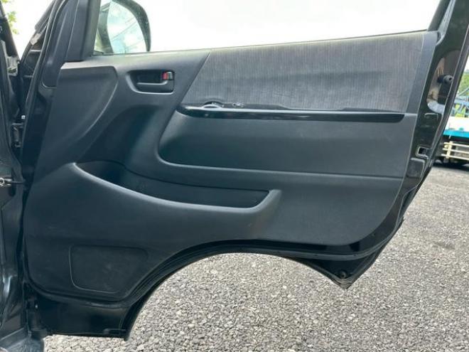 ハイエースバン　スーパーＧＬ　ＥＴＣ　バックカメラ　ナビ　両側スライドドア　ＡＴ　アルミホイール　エアコン　パワーウィンドウ　運転席エアバッグ 4WD 3000(D) 5Dr