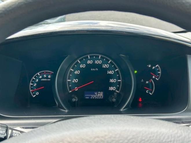 ハイエースバン　スーパーＧＬ　ＥＴＣ　バックカメラ　ナビ　両側スライドドア　ＡＴ　アルミホイール　エアコン　パワーウィンドウ　運転席エアバッグ 4WD 3000(D) 5Dr