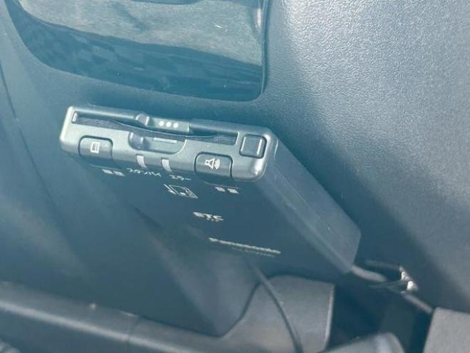 ハイエースバン　スーパーＧＬ　ＥＴＣ　バックカメラ　ナビ　両側スライドドア　ＡＴ　アルミホイール　エアコン　パワーウィンドウ　運転席エアバッグ 4WD 3000(D) 5Dr