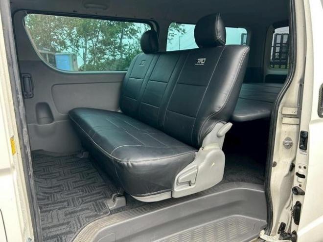 ハイエースバン　４ＷＤ　バックカメラ　ナビ　両側スライドドア　パワーウィンドウ　運転席エアバッグ 4WD 3000(D) 5Dr