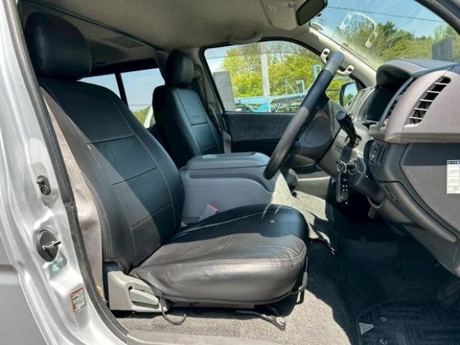 ハイエースバンスーパーＧＬ　４ＷＤ　ナビ　両側スライドドア　電動格納ミラー　ＡＴ　エアコン　パワーウィンドウ　運転席エアバッグ　助手席エアバッグ 4WD 2500(D) 5Dr