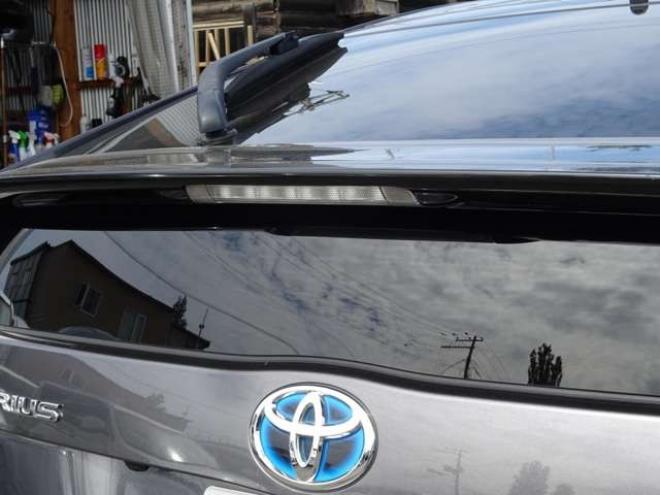 プリウス1.8 S LEDエディション　ETC・禁煙車・LEDヘッドライト・寒冷地仕様・夏冬タイヤ付き 2WD 1800