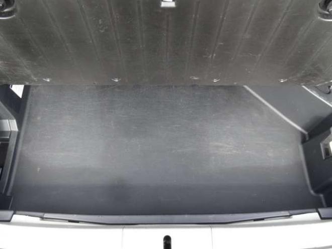 プリウス1.8 S LEDエディション　ETC・禁煙車・LEDヘッドライト・寒冷地仕様・夏冬タイヤ付き 2WD 1800