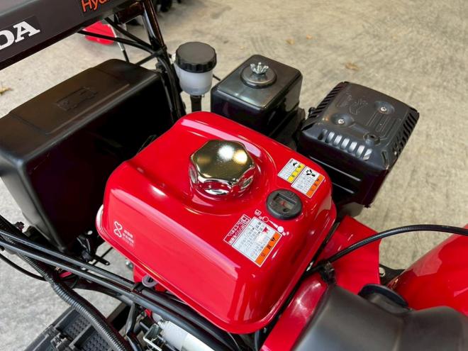 除雪機ホンダ　HSS760ｎ 