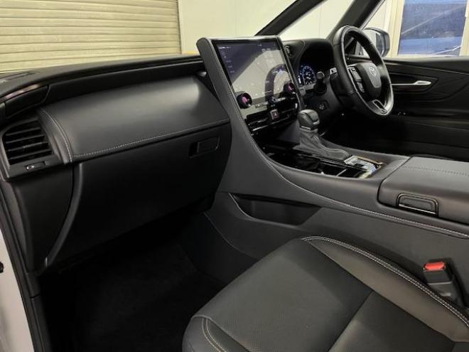 アルファードＺ　本州仕入　寒冷地仕様　禁煙車　トヨタセーフティセンス　左右独立ムーンルーフ　レーダークルーズ　レーントレーシング　純正１８インチＡＷ　ＴＯＹＯ製新品スタッドレスタイヤ　純正ナビ（フルセグ地デジ　Ｂｌｕｅｔｏｏｔｈ　Ｍｉｒａｃａｓｔ）＋バックカメラ＋全方位カメラ　両側パワースライドドア　パワーバックドア　純正ブラックレザーシート　ヘッドアップディスプレイ　電動オットマン　ＬＥＤヘッドライト　デジタルインナーミラー　シートヒーター＆クーラー　前後ドライブレコーダー　ＥＴＣ  4WD 2500 5Dr