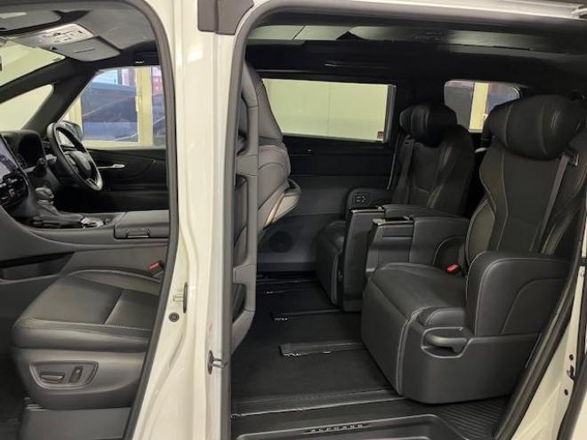 アルファードＺ　本州仕入　寒冷地仕様　禁煙車　トヨタセーフティセンス　左右独立ムーンルーフ　レーダークルーズ　レーントレーシング　純正１８インチＡＷ　ＴＯＹＯ製新品スタッドレスタイヤ　純正ナビ（フルセグ地デジ　Ｂｌｕｅｔｏｏｔｈ　Ｍｉｒａｃａｓｔ）＋バックカメラ＋全方位カメラ　両側パワースライドドア　パワーバックドア　純正ブラックレザーシート　ヘッドアップディスプレイ　電動オットマン　ＬＥＤヘッドライト　デジタルインナーミラー　シートヒーター＆クーラー　前後ドライブレコーダー　ＥＴＣ  4WD 2500 5Dr