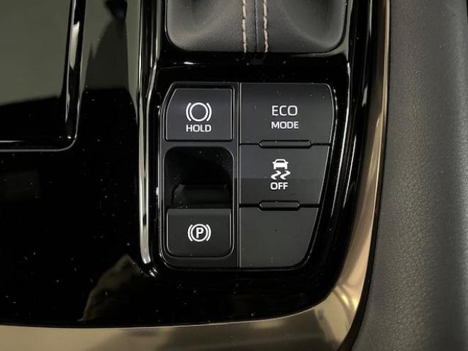 アルファードＺ　本州仕入　寒冷地仕様　禁煙車　トヨタセーフティセンス　左右独立ムーンルーフ　レーダークルーズ　レーントレーシング　純正１８インチＡＷ　ＴＯＹＯ製新品スタッドレスタイヤ　純正ナビ（フルセグ地デジ　Ｂｌｕｅｔｏｏｔｈ　Ｍｉｒａｃａｓｔ）＋バックカメラ＋全方位カメラ　両側パワースライドドア　パワーバックドア　純正ブラックレザーシート　ヘッドアップディスプレイ　電動オットマン　ＬＥＤヘッドライト　デジタルインナーミラー　シートヒーター＆クーラー　前後ドライブレコーダー　ＥＴＣ  4WD 2500 5Dr