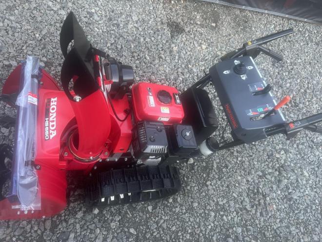 除雪機ホンダHS660 点検・整備・塗装済み