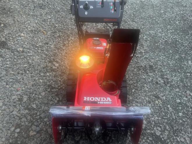 除雪機ホンダHS660 点検・整備・塗装済み