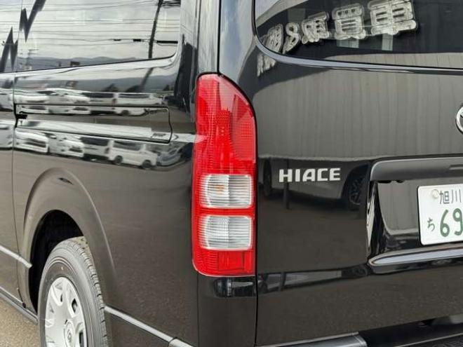 ハイエースバン2.8 DX ロング ディーゼルターボ 4WD　登録未使用車　寒冷地仕様　パノラミックビューモニター　デジタインナーミラー　LEDヘッドランプ　電動格納ミラーヒータ付　リアAC　リアヒーター　スライドドアイージークローザー　バックドアイージークローザー 登録済未使用車 2800