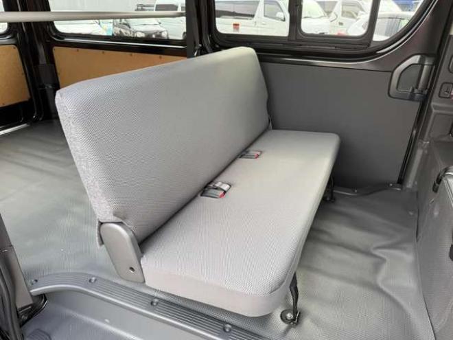 ハイエースバン2.8 DX ロング ディーゼルターボ 4WD　登録未使用車　寒冷地仕様　パノラミックビューモニター　デジタインナーミラー　LEDヘッドランプ　電動格納ミラーヒータ付　リアAC　リアヒーター　スライドドアイージークローザー　バックドアイージークローザー 登録済未使用車 2800