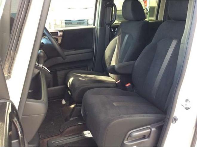 N-BOXカスタム 660 G EX ホンダセンシング 4WD　パワスラ　シートヒーター　スマートキー　プッシュスタート　クルーズコントロール　ホンダ純正ナビ　バックカメラ　電動格納ミラー　横滑り防止装置　車線逸脱防止　衝突被害軽減システム　オートライト　ETC 660