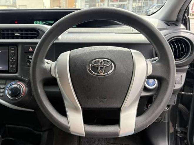 アクア1.5 S　プッシュスタート　スマートキー　純正ナビ7インチ　フルセグTV　Bluetooth　CD/DVD　FM/AM　フルオートエアコン　電動格納ミラー 2WD 1500