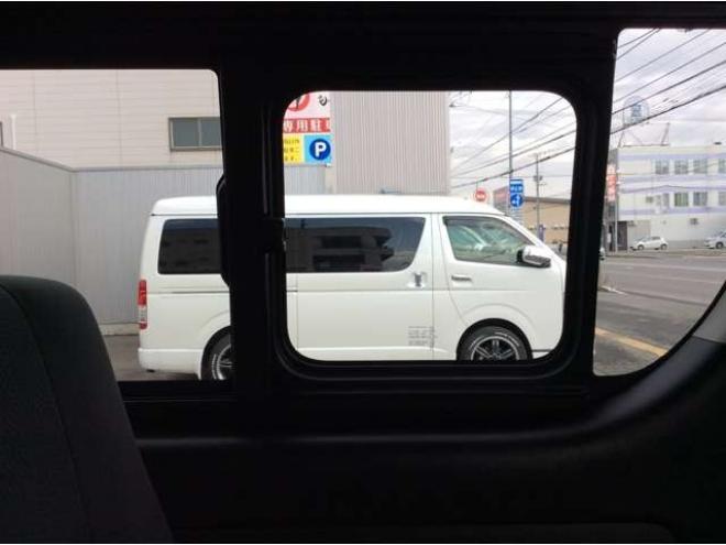 ハイエースバン2.8 スーパーGL ロング ディーゼルターボ 4WD　リアヒーター&クーラー　プッシュスタート　スマキー　ステアリングスイッチ　オートハイビーム　パノラミックビューモニター　純正ナビ　フルセグTV　ドラレコ　ETC　インナーミラー　横滑り防止　フロントフォグ 2800