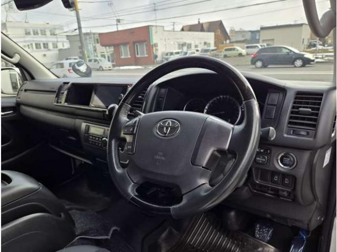 ハイエースバン2.7 スーパーGL ダークプライム ワイド ミドルルーフ ロングボディ 4WD　4WD　寒冷地仕様　両側パワスラ　スマキー　プッシュスタート　リアヒーター&クーラー　アルパインインナーミラー&フリップダウンモニター　社外メモリナビ　フルセグTV　ETC　ベッドキッド　Bカメラ 2700