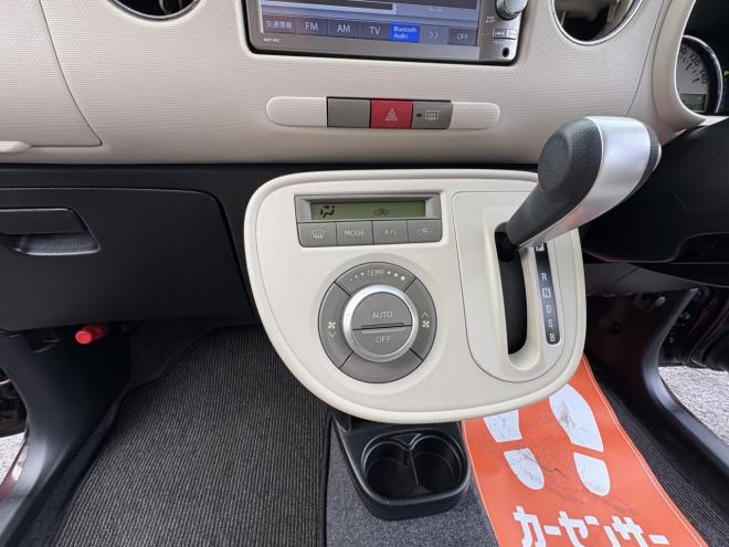 ミラココアMIRA COCOA 4WD X錆の少ない本州仕入　お洒落なスマートキー（スペアーアリ）　便利なBluetooth純正ナビＴＶ　アルミ　アイドリングストップ　バイザー　スタットレス　全磨き済　エンジンオイル交換 4WD 660 5Dr