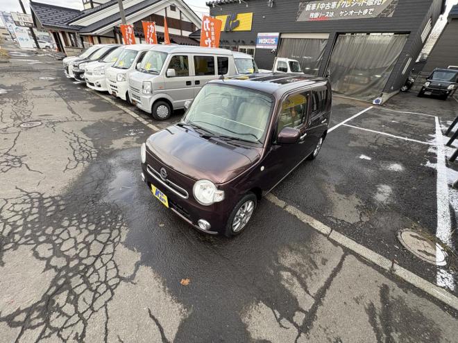 ミラココアMIRA COCOA 4WD X錆の少ない本州仕入　お洒落なスマートキー（スペアーアリ）　便利なBluetooth純正ナビＴＶ　アルミ　アイドリングストップ　バイザー　スタットレス　全磨き済　エンジンオイル交換 4WD 660 5Dr