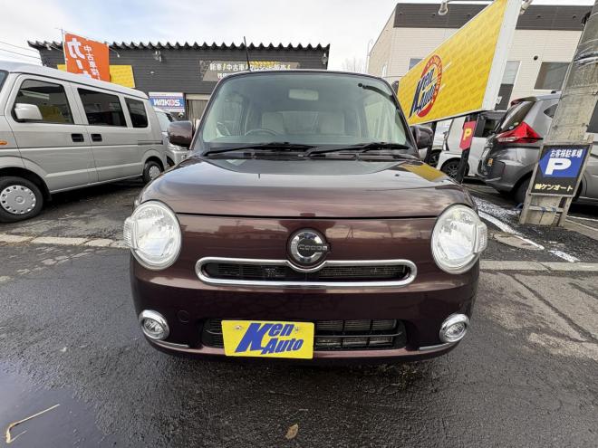 ミラココアMIRA COCOA 4WD X錆の少ない本州仕入　お洒落なスマートキー（スペアーアリ）　便利なBluetooth純正ナビＴＶ　アルミ　アイドリングストップ　バイザー　スタットレス　全磨き済　エンジンオイル交換 4WD 660 5Dr