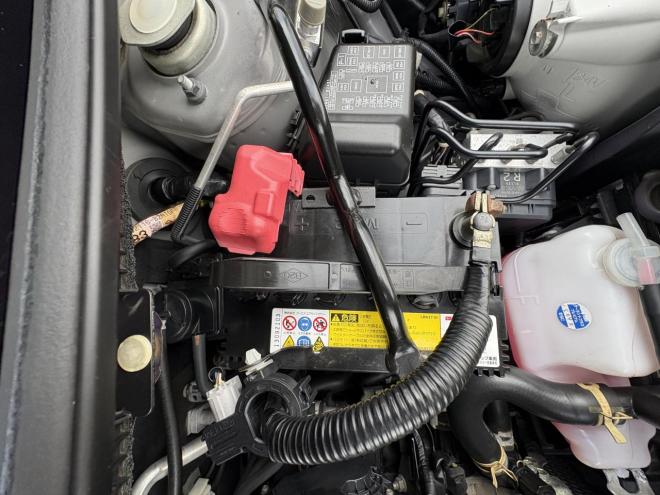 ミラココアMIRA COCOA 4WD X錆の少ない本州仕入　お洒落なスマートキー（スペアーアリ）　便利なBluetooth純正ナビＴＶ　アルミ　アイドリングストップ　バイザー　スタットレス　全磨き済　エンジンオイル交換 4WD 660 5Dr