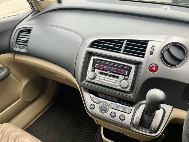 ストリームG 4WD 2000 5Dr