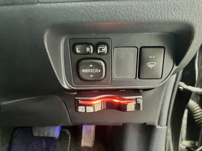 ブレイドベースグレード 4WD 2400 5Dr