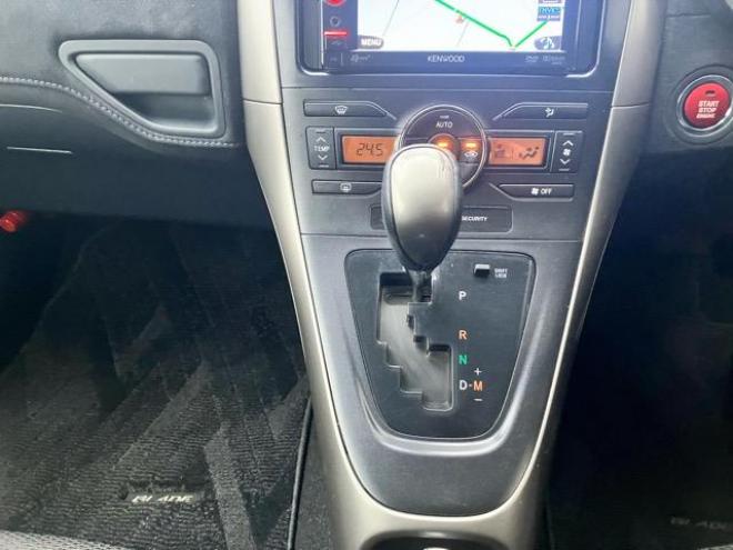 ブレイドベースグレード 4WD 2400 5Dr