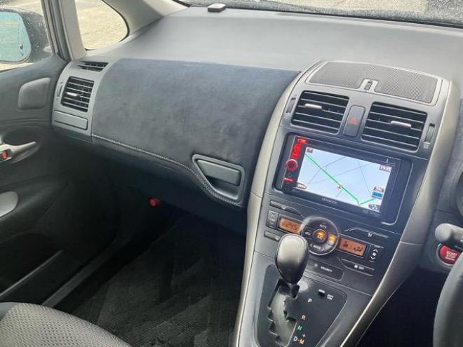 ブレイドベースグレード 4WD 2400 5Dr